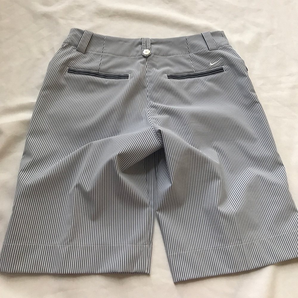 Nike DryFit Golf Short Size 6